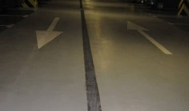 Odwodnienia liniowe AS w garażach i na parkingach 